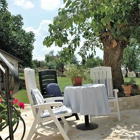 Hrvatin Baderna 2 Bedroom Apts