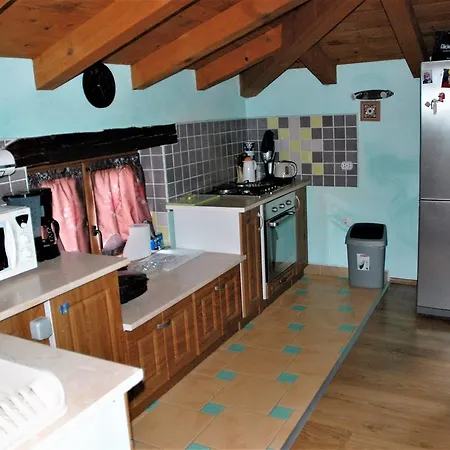 Hrvatin Baderna 2 Bedroom Apts *